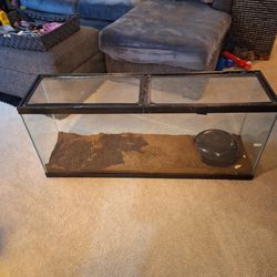 48L X 12W X22 T LARGE REPTILE OR SNAKE ENCLOSURE. 