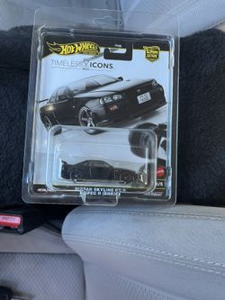 Timeless Icons Chase