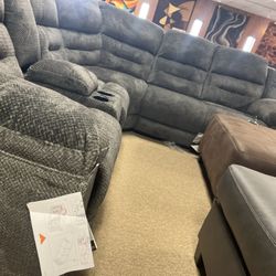 Power Electric Reclining Sectional! 