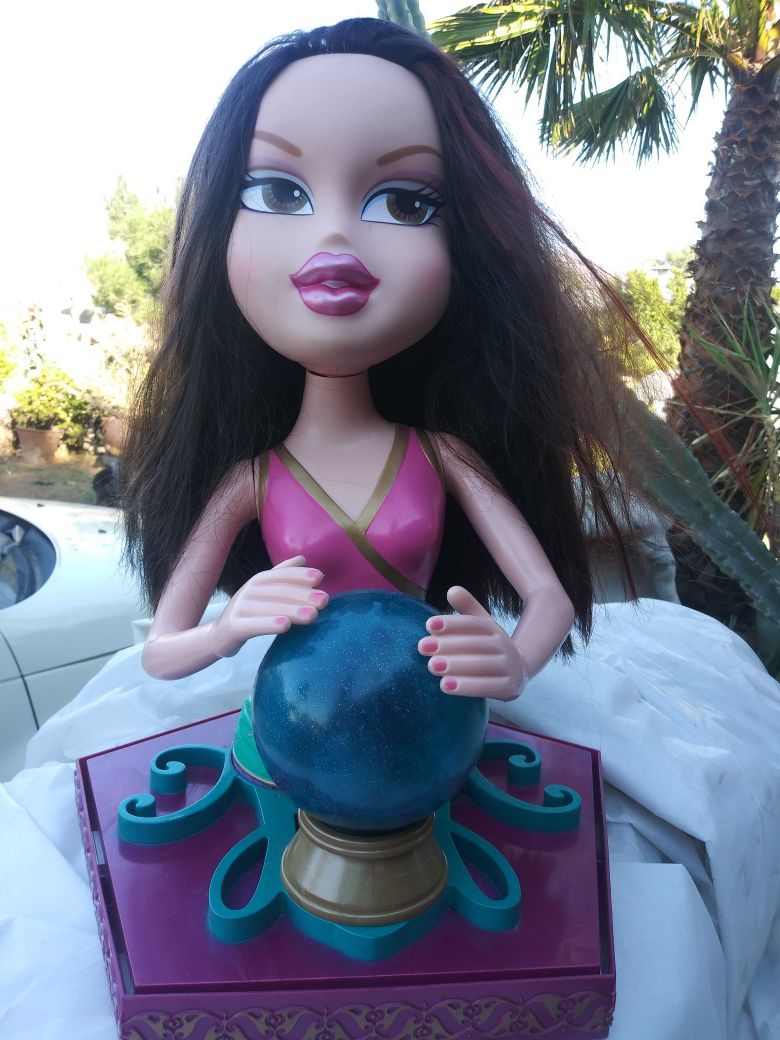 Bratz Genie Magic Doll for Sale in Kissimmee, FL - OfferUp