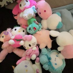 Hello kitty plushies 