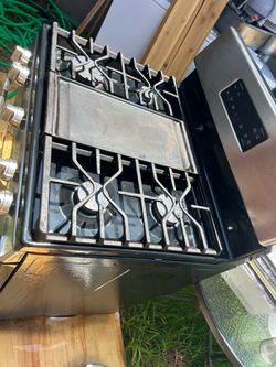 GE 30” freestanding gas range