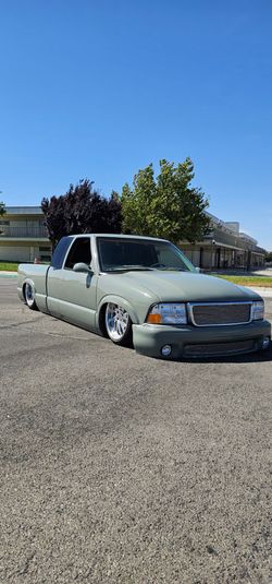 V8 bagged MiniTruck