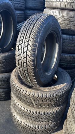 215/70R15 Dunlop vendo 4 llantas con 95% de vida las 4