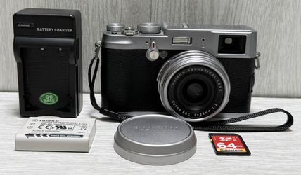 Fujifilm Finepix X100 12.3MP Digital Camera Silver With Lens Cap (A1G013929)