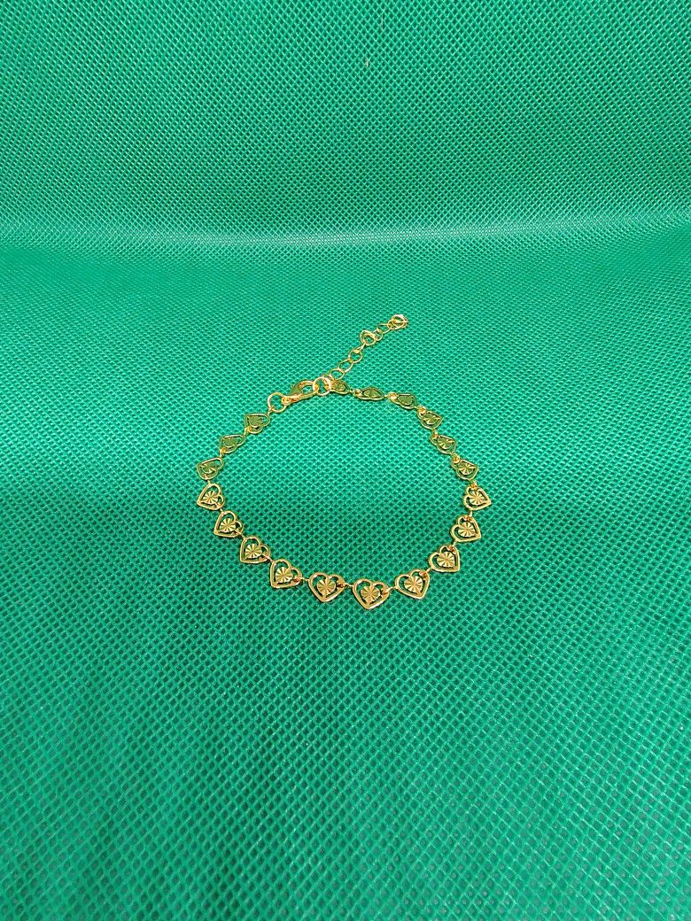 Golden Hearts Bracelet