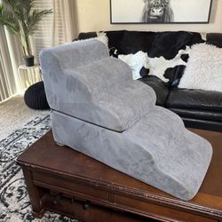 New or Like New 5 Tier Pet Steps