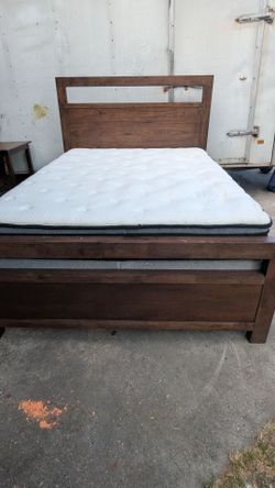 Queen size bed set
