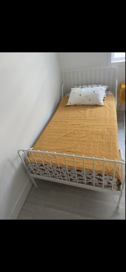 Metal Bed 