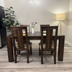 Beautiful Extendable Dining Table & 4 Chairs Set