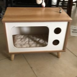 2x1x1.4 Ft Tv Cat House