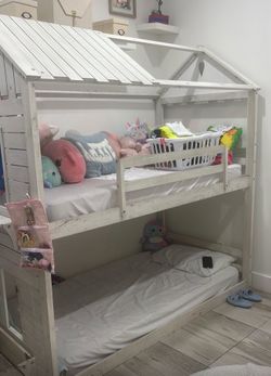 Bunk bed