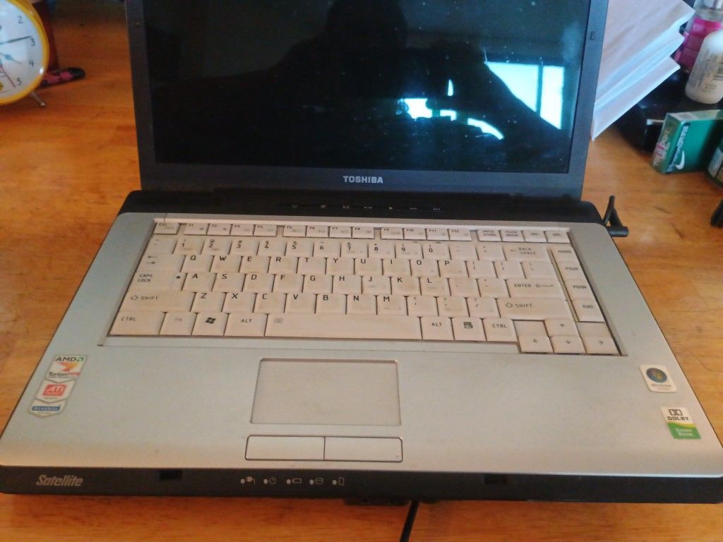 Toshiba Laptop Good Condition Needs A Toshiba Charger