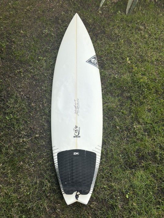 Kailani Surfboards - 5'10 Poly Shortboard