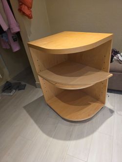 curved wood corner display shelf unit, which is specifically designed with a 90-degree