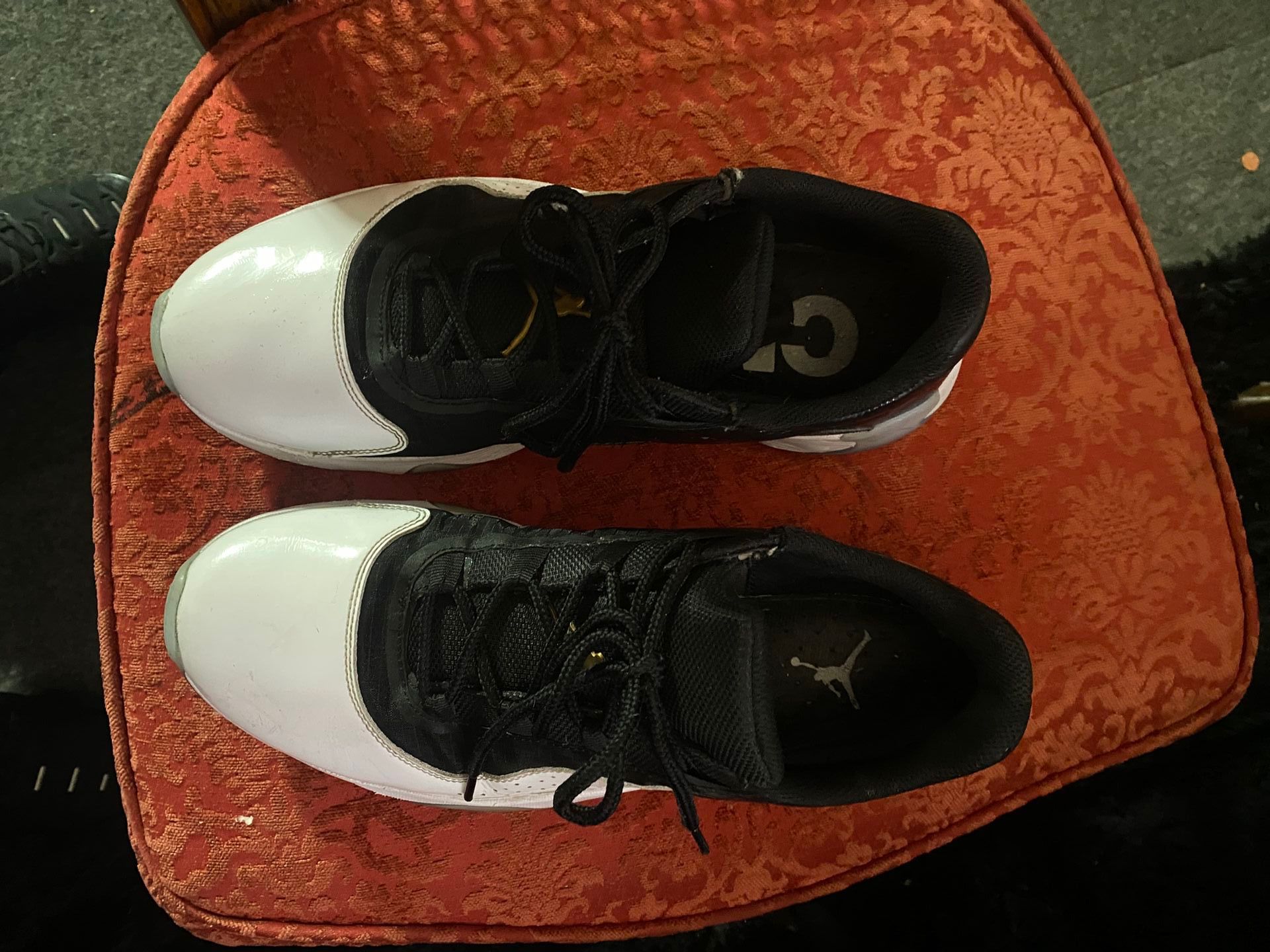 Nike Jordan’s 11 Size 10.5