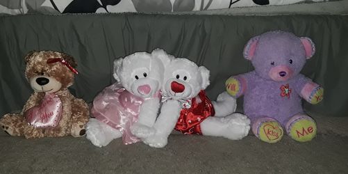 Valentine plush bears