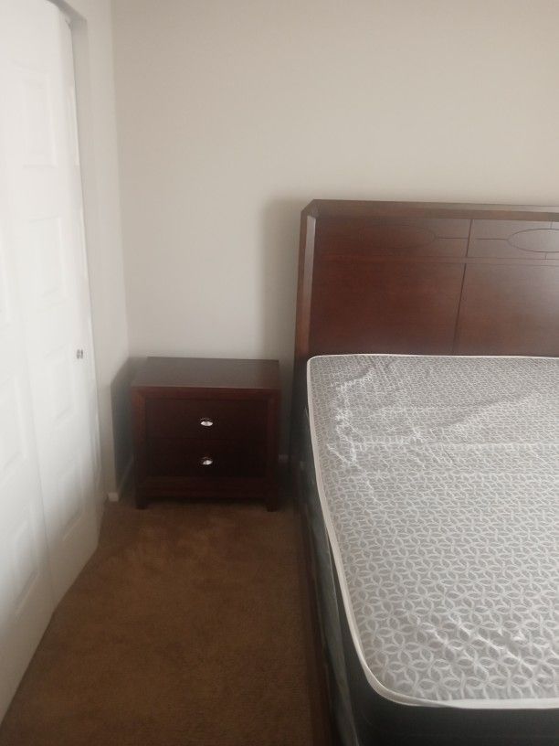 Queen Bedroom Set