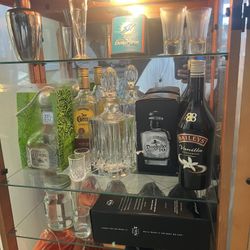  Cabinet Wood Glass & Mirror 