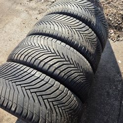 4 Tires 235/50/18 Michelin CrossClimate² 