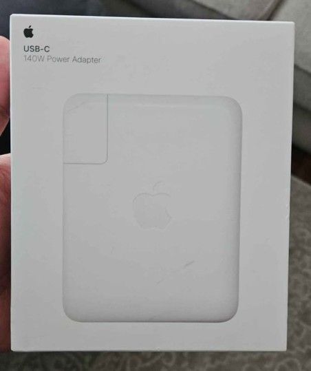 MacBook Pro Charger USB-C 140W 