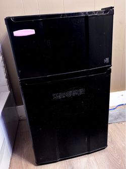 Mini Fridge MicroFridge by Danby 3.1 Cu. Ft.