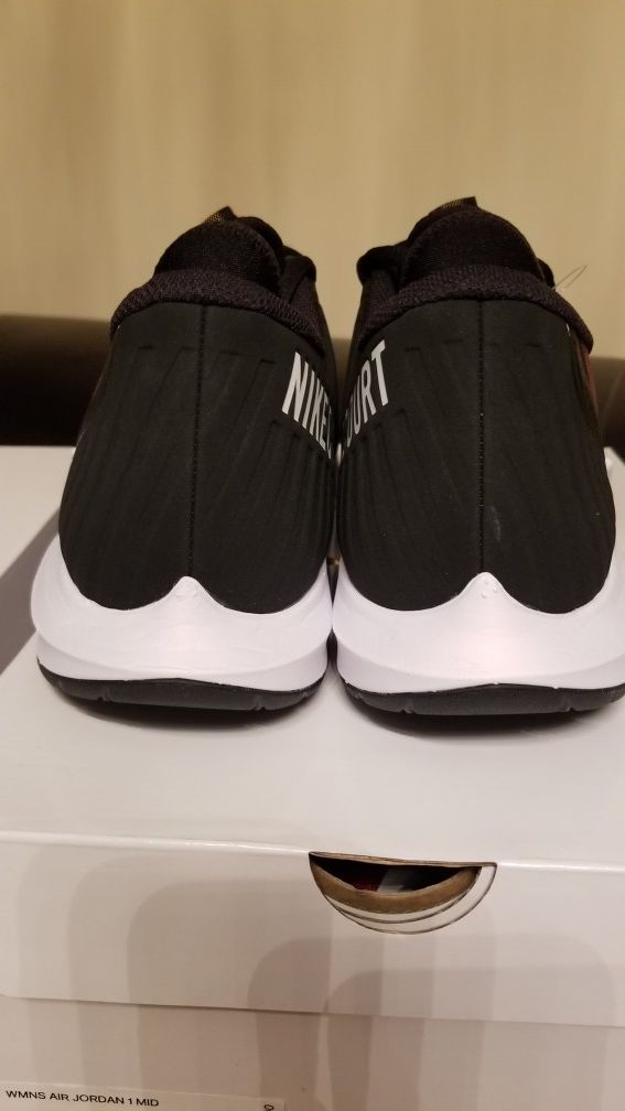 Mens 10, Nike Men's NikeCourt Air Zoom Zero Tennis Shoes