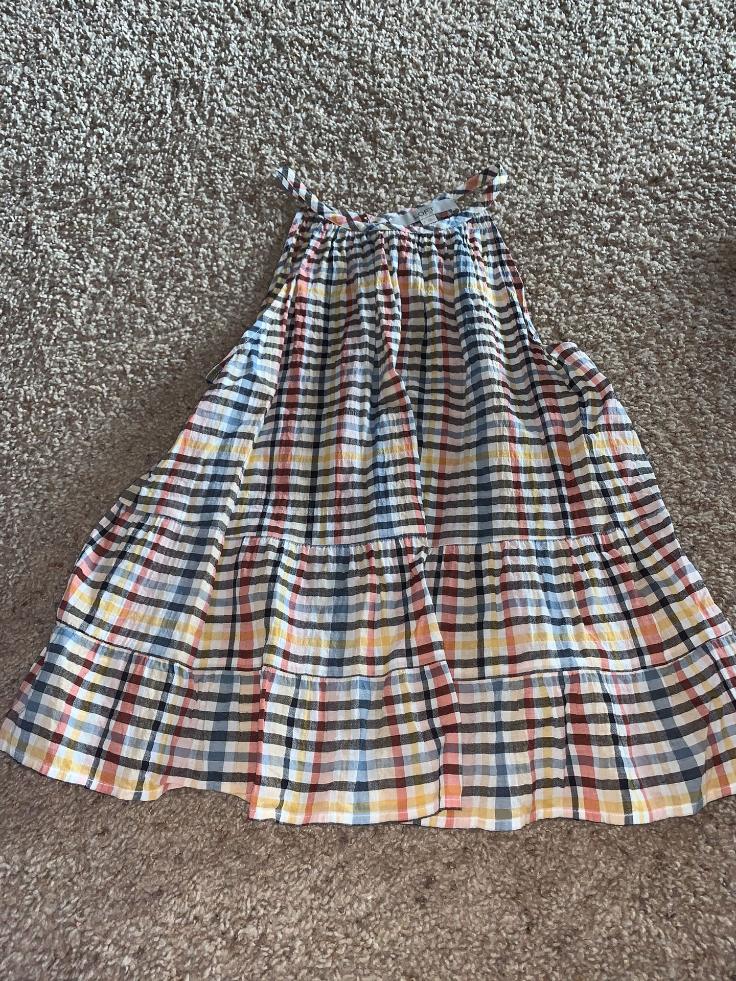 Cute LOFT Seersucker Ruffle Halter Top, size Small