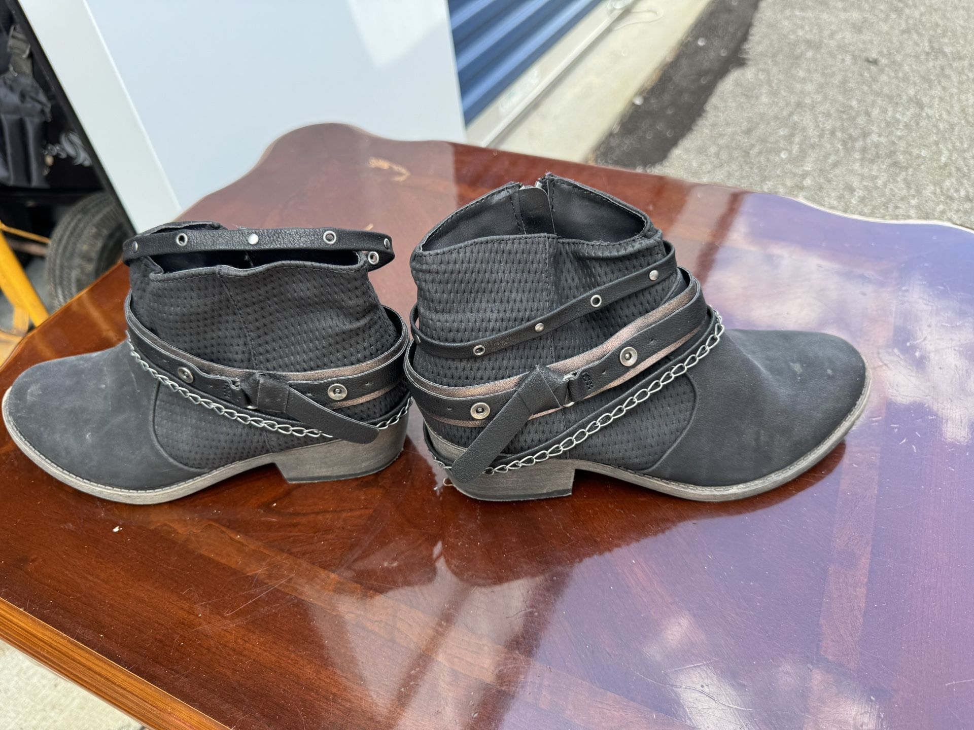 SO® Celery Women's Ankle Boots Size 7.5 Med