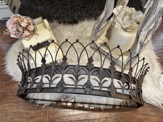 Metal Curtain Crown