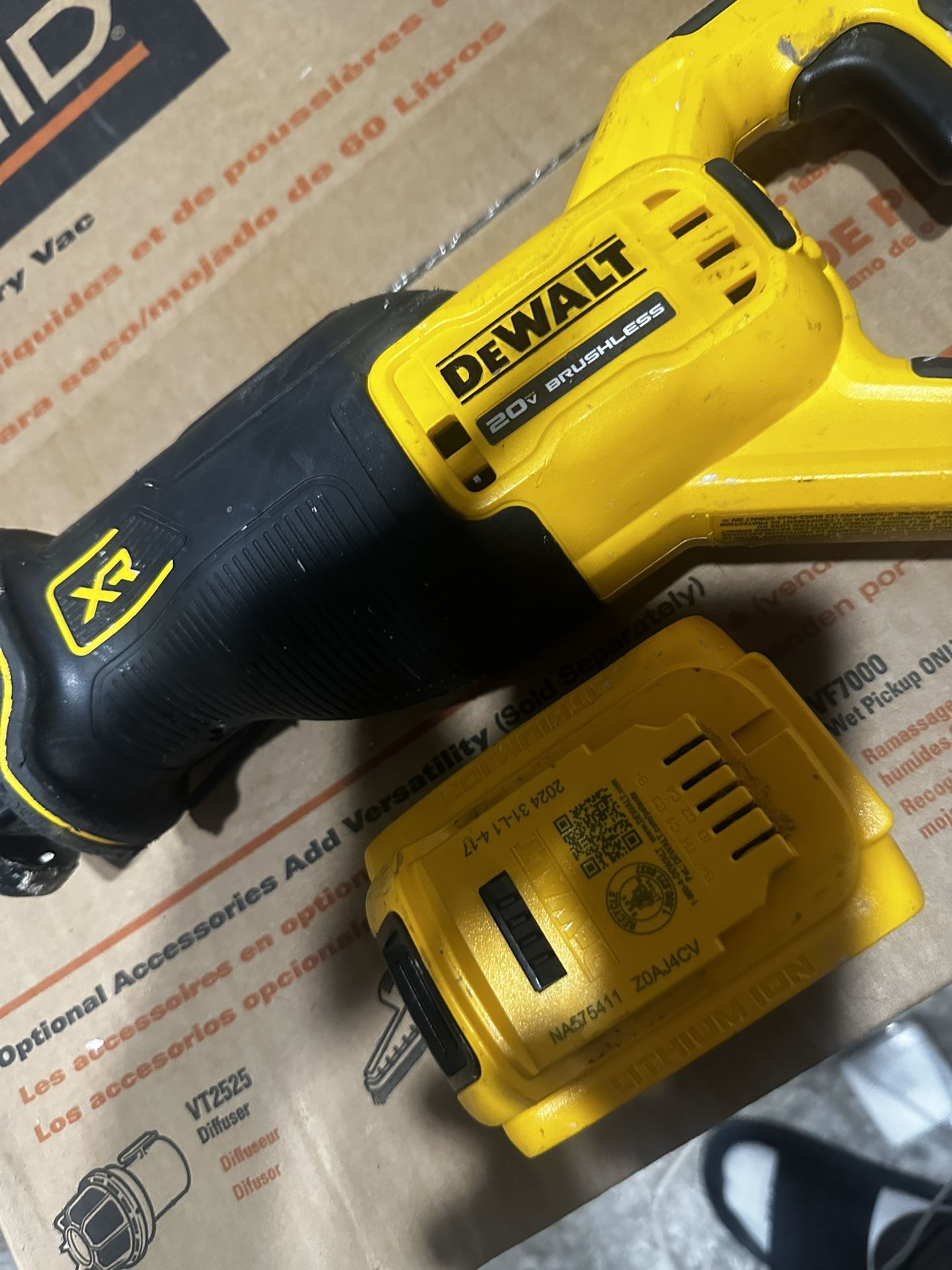 Dewalt XR Sawzall W 5 AH bat