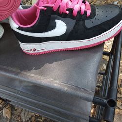Brand new Pink and black Nike Air size 7