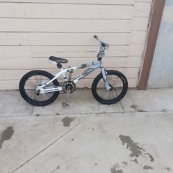 Mongoose Freestyle Bike 20 In 