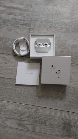 Apple AirPods (3rd Generation) – White