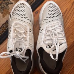 women’s nike sneakers size 9