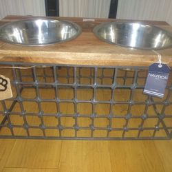 New Elevated Pet Feeder