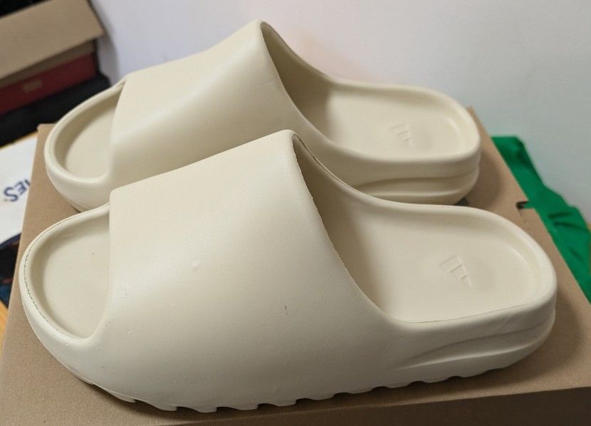 Yeezy Boost Slides Bone Size 8,11,12