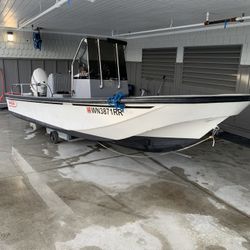 Boston Whaler 1989 17’ Montauk 