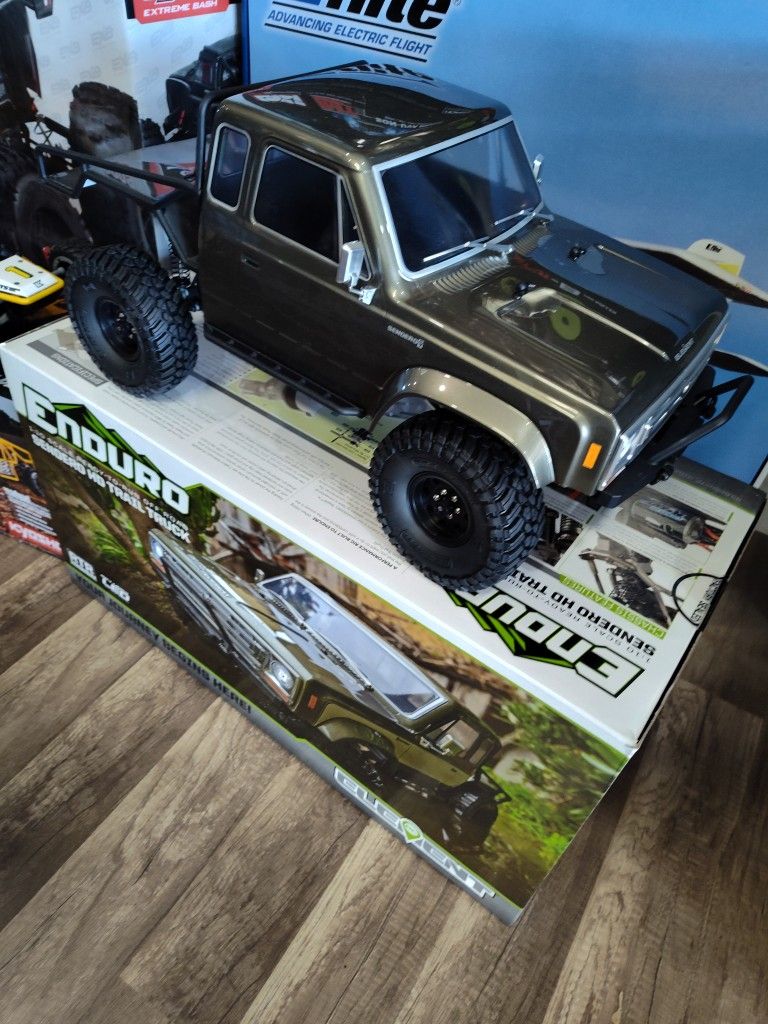 Enduro Element Sendero RC Electric Rock Crawler Brand New