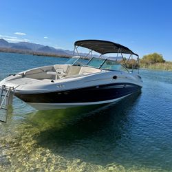 2008 sea ray 290 Sundeck 30’ Deck Boat