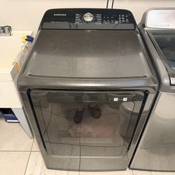Samsung Gas Dryer like New Will take an offer