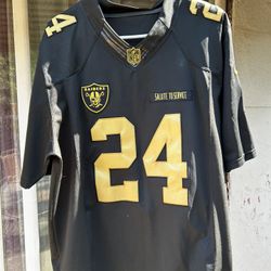 Jersey Raiders “M” $ 35