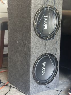 2-12 Hifonics Subwoofer 1 is blown