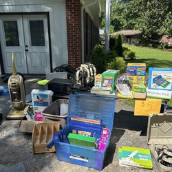 Yard sale Going On NOW In Fayetteville!!!