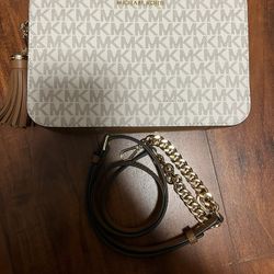 Michael kors Medium Camera Bag (Vanilla) 