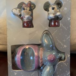 DISNEY DUMBO SALT AND PEPPER SET