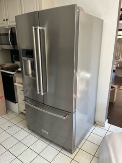 KitchenAid - 36 in. Wide 26.8 cu. ft. Standard-Depth French Door Refrigerator with Exterior Ice and Water Dispenser - Stainless Steel