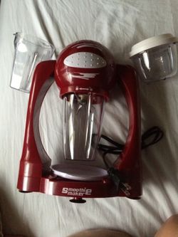 Smoothie Maker/ Blender with all the Parts
