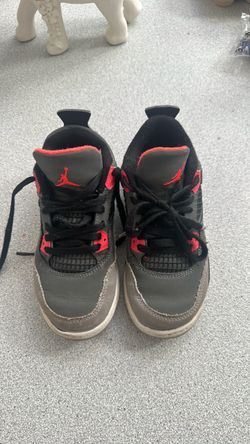 Boys/girls Jordans 13c
