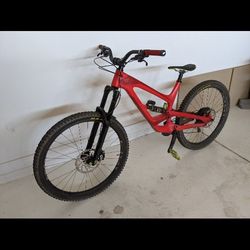 2018 YT Capra CF Pro 29 in Gore Red size XL